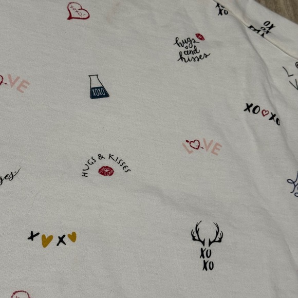 XOXO White Graphic Print Sweatshirt Long Sleeve Pullover Top - Women's Size‎ L - Picture 6 of 6